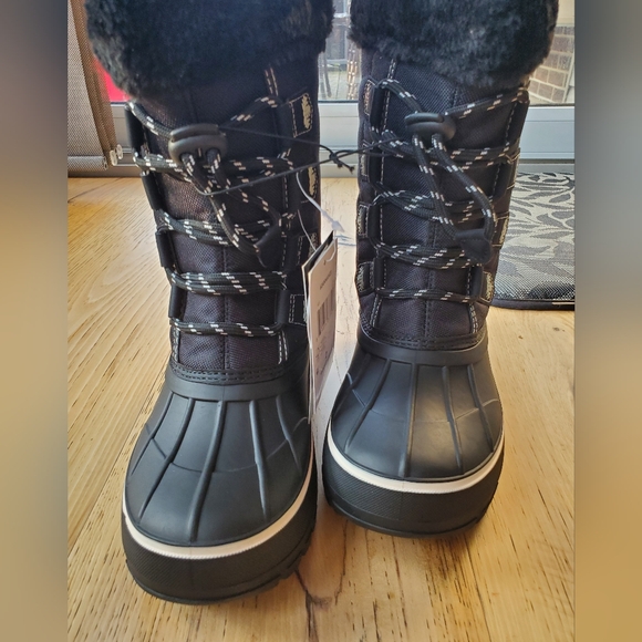 Nwt size 2 Thinsulate winter boots - Picture 2 of 10